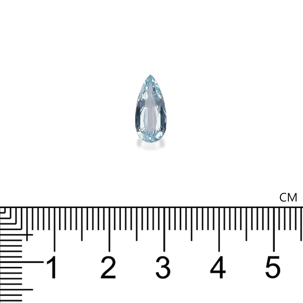 Une Aigue-Marine en forme de poire de 1,44 ct de Bonnot Paris repose élégamment sur une surface blanche, posée au-dessus d'une règle graduée en centimètres, mesurant environ 1 cm de longueur et mettant en valeur son allure délicate.