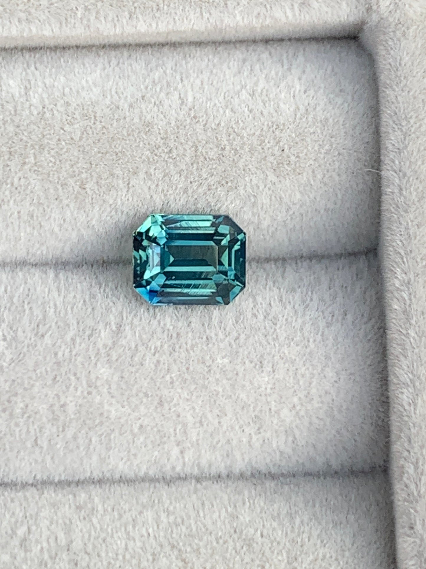 Saphir bleu sarcelle • 1,52ct Bonnot Paris