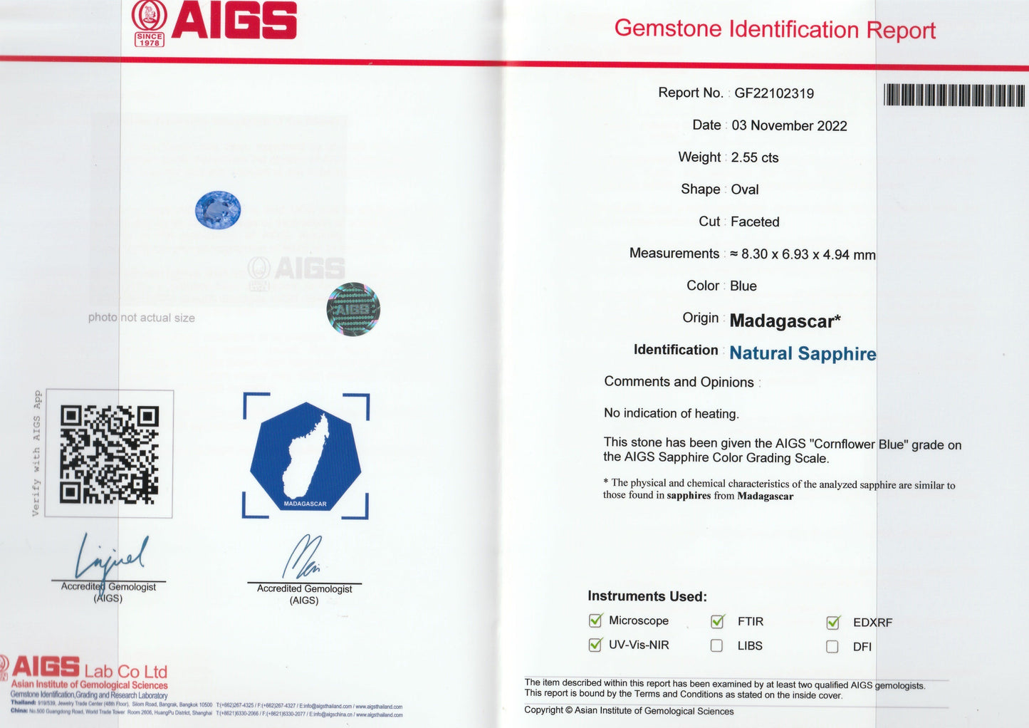 Bonnot Paris Saphir Bleu · 2,54 ct Rapport d'identification : Saphir bleu ovale de Madagascar, daté du 3 novembre 2022, identifié comme saphir naturel. Comprend une image de la pierre précieuse, les signatures des gemmologues et un hologramme AIGS.