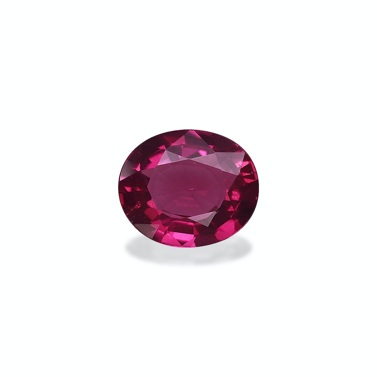 Une Tourmaline Cuprifère ronde, rose foncé, de Bonnot Paris, de 2,06 ct, aux facettes accrocheuses, est présentée sur un fond blanc uni.