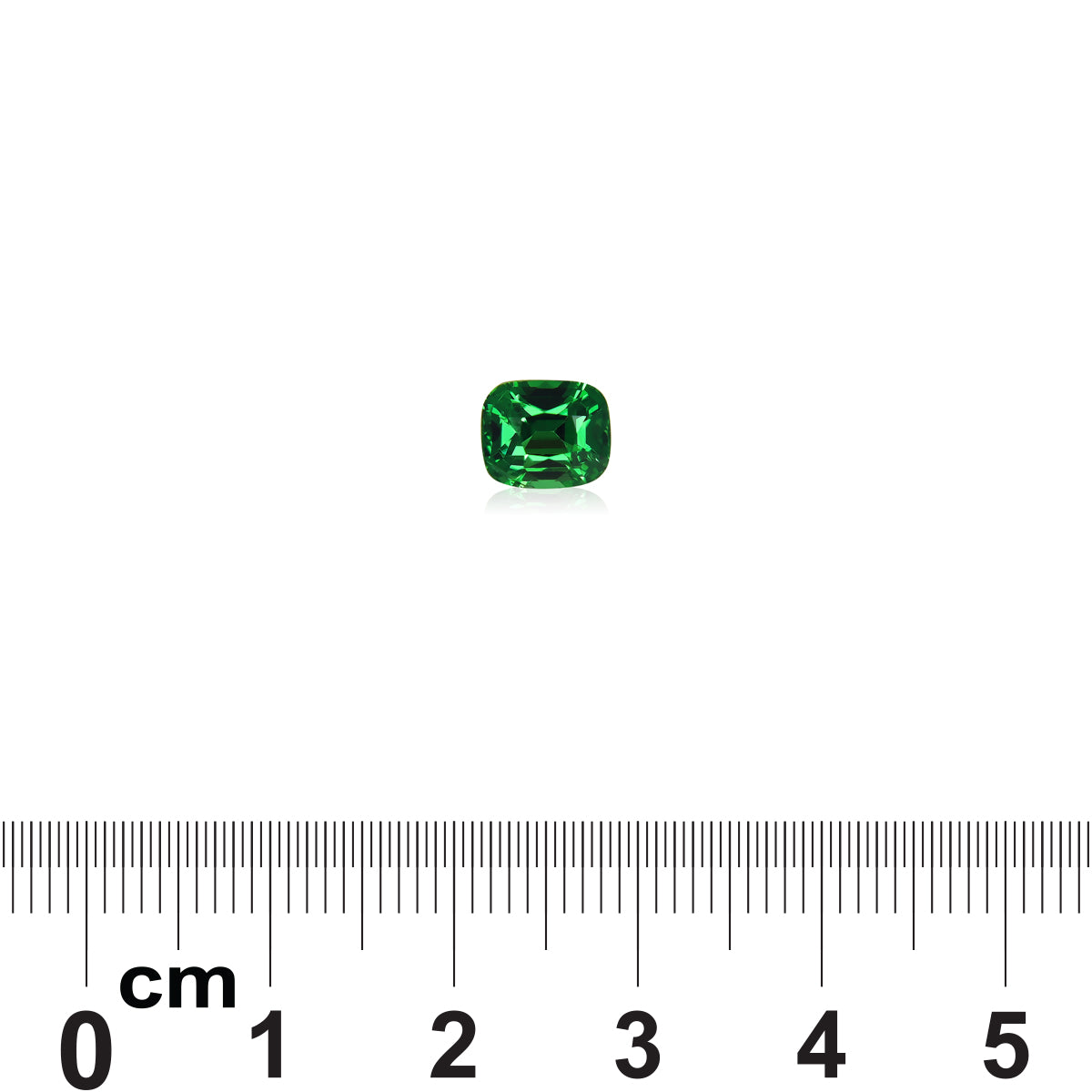Une Grenat Tsavorite taille coussin de 1,55 ct de Bonnot Paris est centrée sur un fond uni au-dessus d'une échelle centimétrique, mettant en valeur sa teinte vert foncé et ses facettes polies.