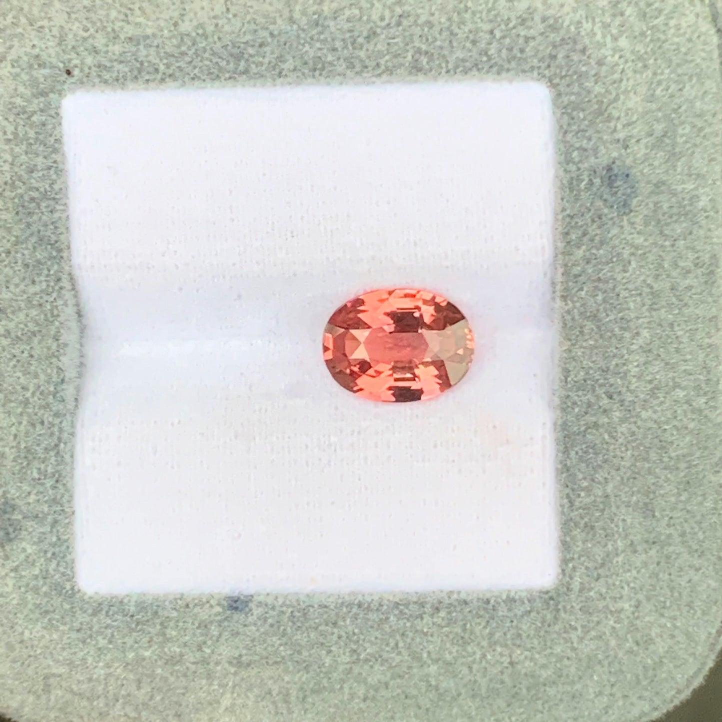 Saphir Padparadscha de Madagascar
