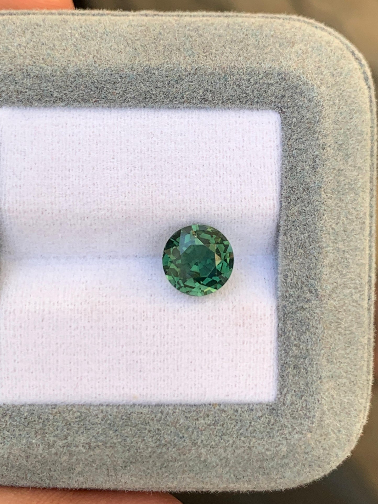 Saphir vert du Kenya