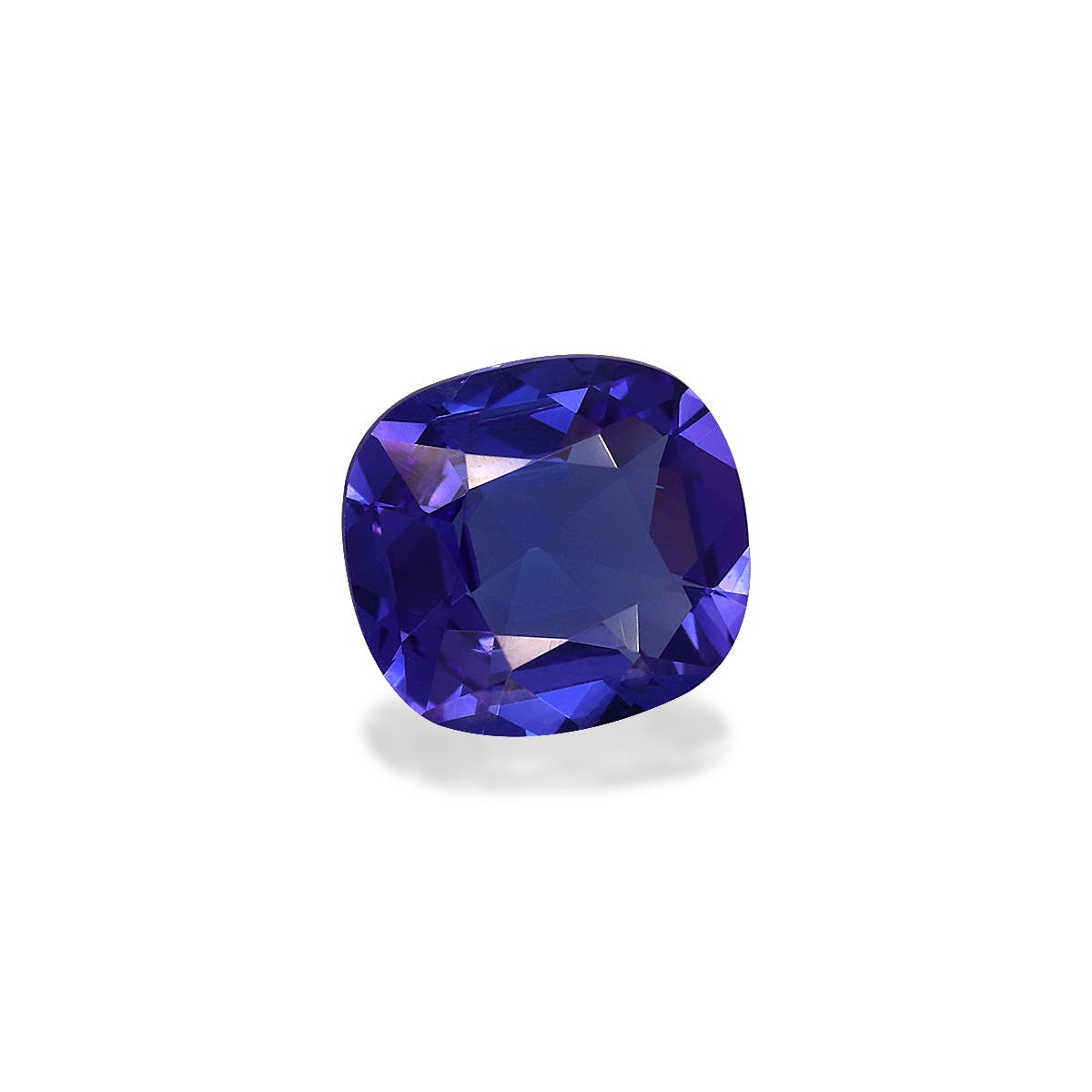 La Tanzanite Bonnot Paris · 2,44 ct présente des facettes reflétant la lumière et un mélange de teintes bleu profond et violet, sur un fond blanc uni pour accentuer sa clarté et sa couleur vibrante.