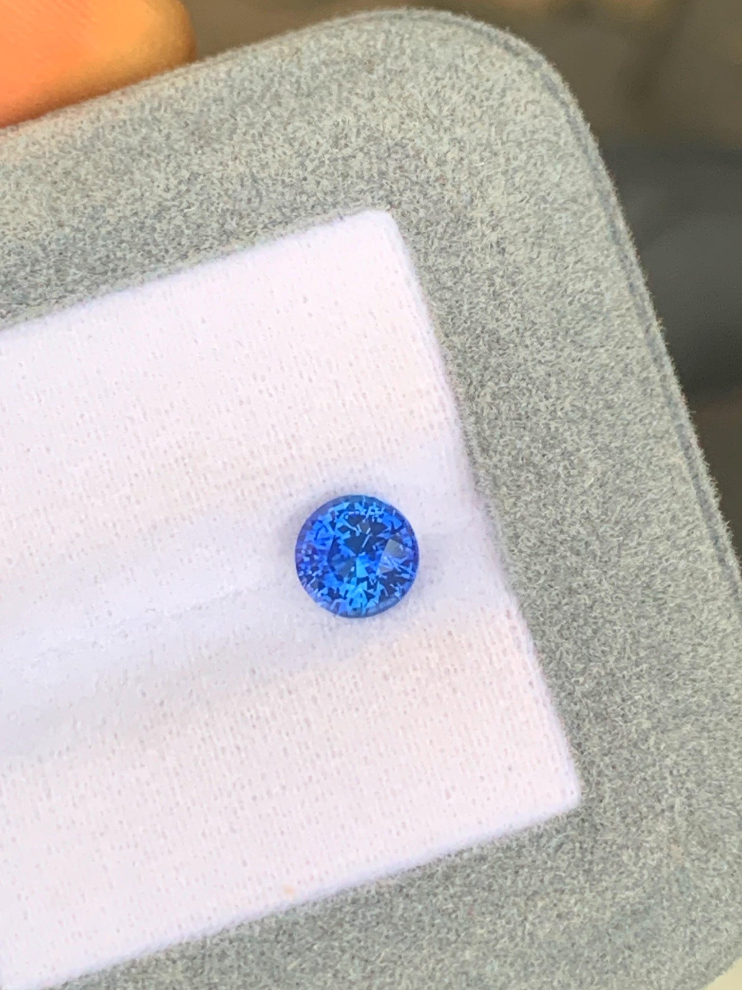 saphir-bleu-rond-1-51ct-photo-1