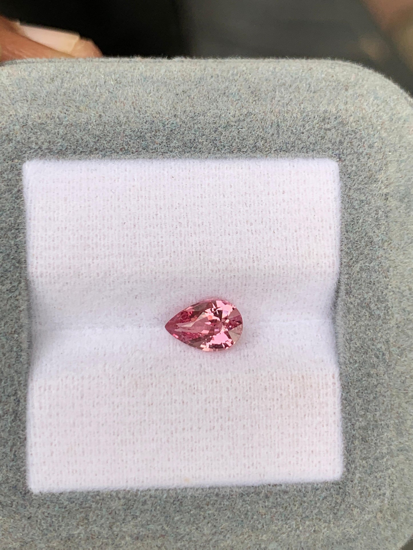 saphir-padparadscha-poire-1-07ct-photo-2