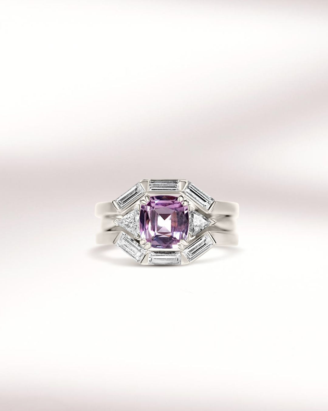 Alliance de mariage avec saphir violet