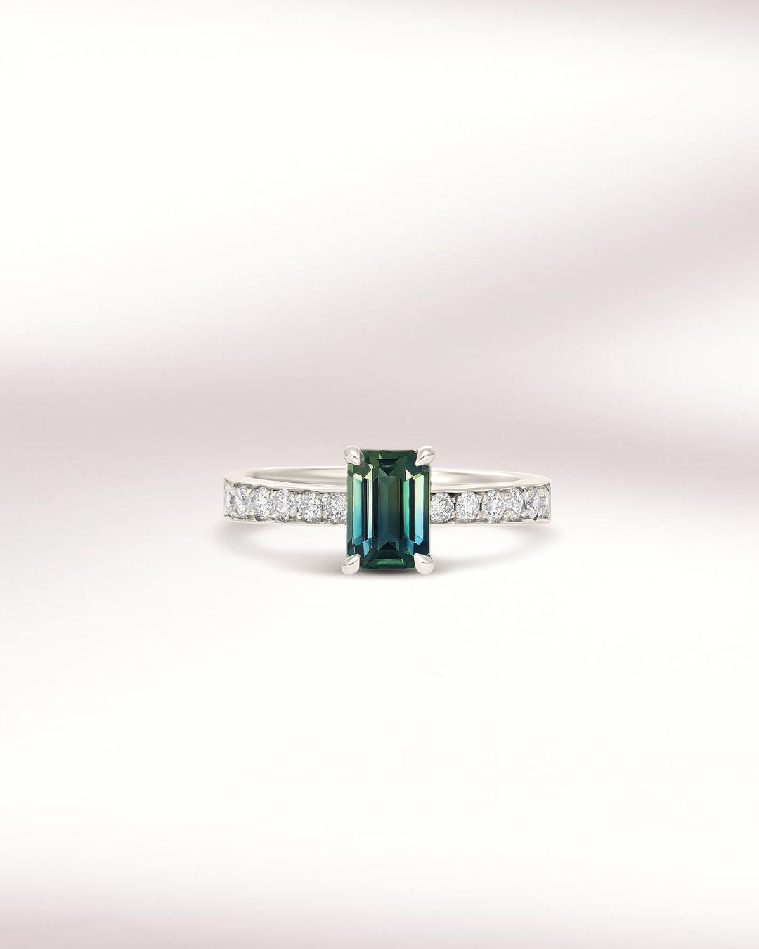 Bague de fiançailles avec saphir teal