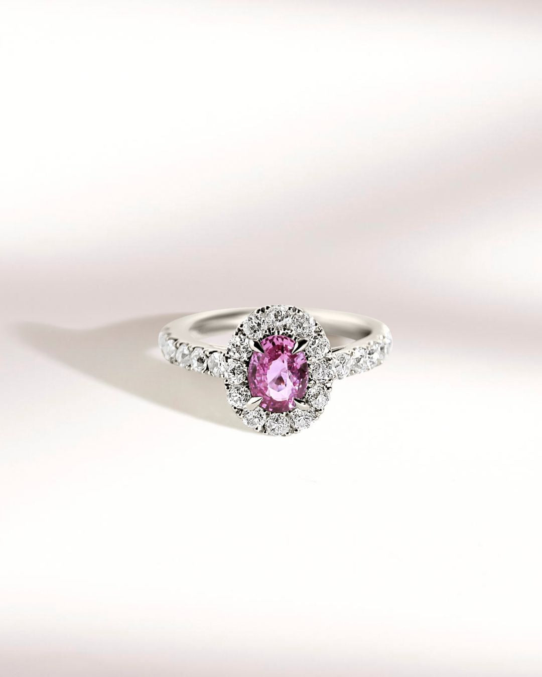 Bague de fiançailles avec saphir rose