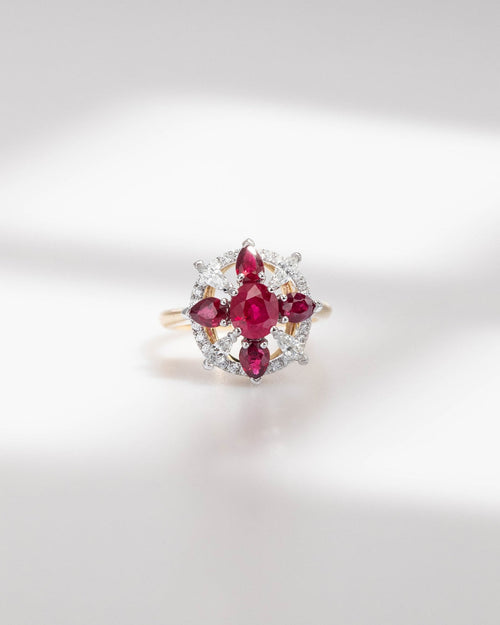 Bague de fiançailles avec rubis