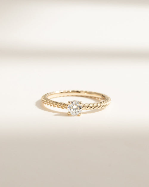 Bague de fiançailles or jaune avec diamant