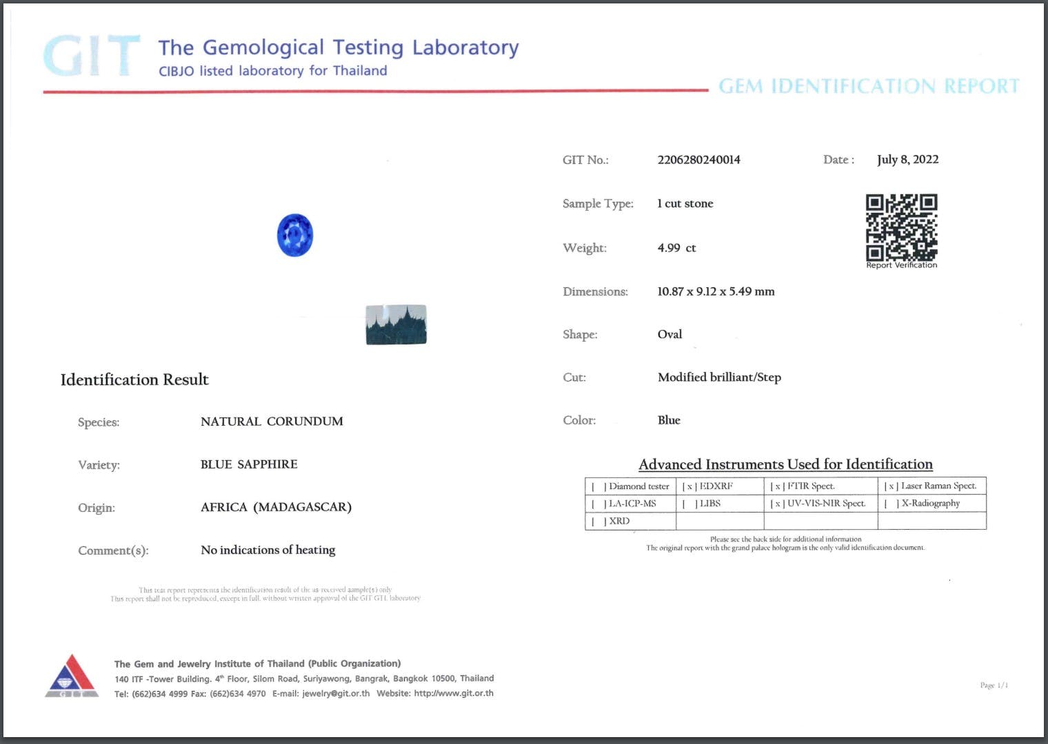 Le Saphir Bleu de Bonnot Paris, d'un poids de 4,99 ct, provient de Madagascar. Il présente une taille brillant/à degrés modifiée et ne présente aucune indication de chauffe. Le rapport du laboratoire de gemmologie, daté du 8 juillet 2022, contient des informations sur l'échantillon, les résultats, des outils d'identification, un code QR et le logo GIT.