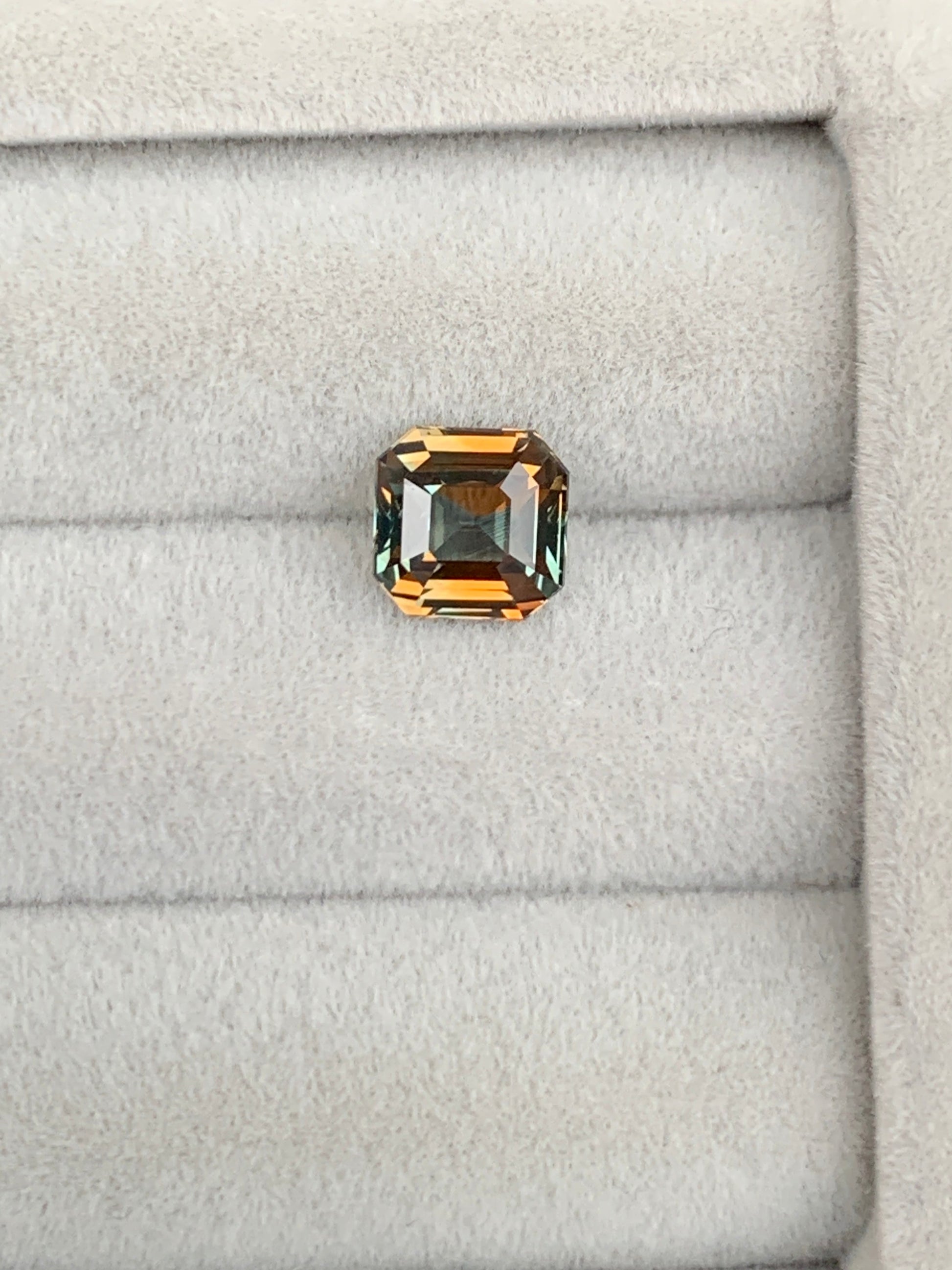 Saphir bicolore • 2,01ct Bonnot Paris
