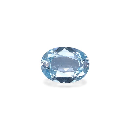 La Bonnot Paris Aigue-Marine · 6,07 ct, une exquise pierre précieuse ovale facettée, brille sur un fond blanc avec une teinte bleu clair rehaussée par sa taille, reflétant magnifiquement la lumière et soulignant sa clarté.