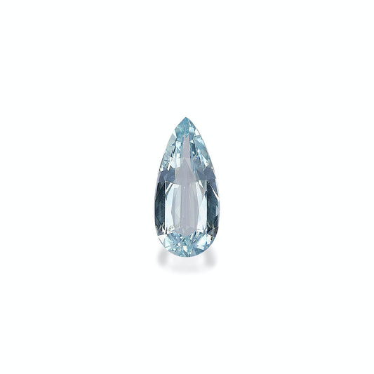 L'Aigue-Marine 1,44 ct de Bonnot Paris est un diamant bleu en forme de poire avec une surface polie qui reflète magnifiquement la lumière, soulignant sa clarté et sa taille sophistiquée sur un fond blanc uni.
