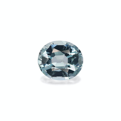 La Bonnot Paris Aigue-Marine, une pierre ovale facettée de 5,32 ct, brille d'une teinte bleu pâle sur fond blanc, soulignant sa clarté et sa brillance comme une superbe pierre précieuse.