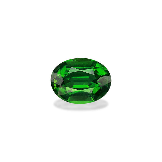 La Tourmaline Chrome Bonnot Paris, 1,47 ct, est une pierre précieuse verte ovale, vibrante, translucide et brillante, avec des facettes précises serties sur un fond blanc.