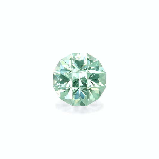 Une Tourmaline Paraïba ronde et transparente de 4,15 ct de Bonnot Paris présente des teintes vert clair et des facettes complexes qui reflètent la lumière sur un fond blanc uni.