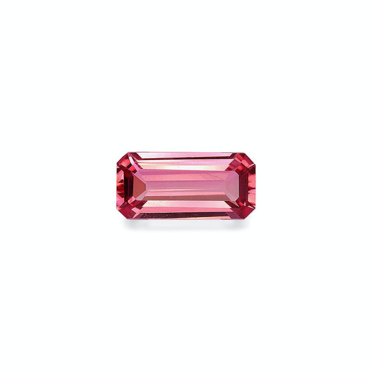 La Tourmaline Rose Bonnot Paris de 3,95 carats est une pierre rose rectangulaire aux bords biseautés, présentant un dégradé allant du rose foncé au rose clair. Sa surface brillante souligne sa clarté et se détache sur un fond blanc uni.