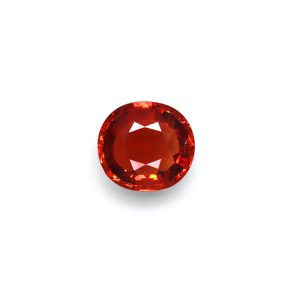 Le Grenat Spessartite · 5,91ct de Bonnot Paris, une pierre précieuse ronde facettée à la teinte orange ardente, est centrée sur un fond blanc uni, affichant sa brillance et sa clarté.