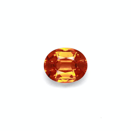 Une pierre précieuse Grenat Spessartite orange de forme ovale de 6,81 ct par Bonnot Paris, avec des facettes reflétant la lumière sur un fond blanc uni.