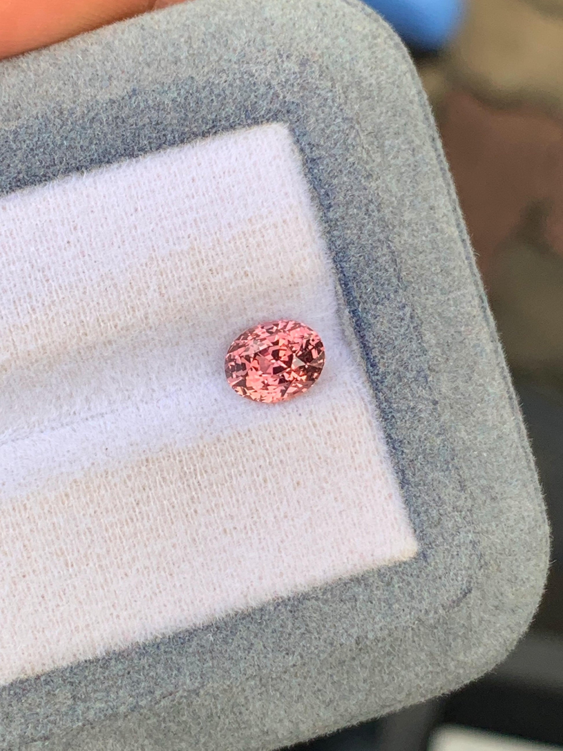 Saphir Padparadscha de Madagascar