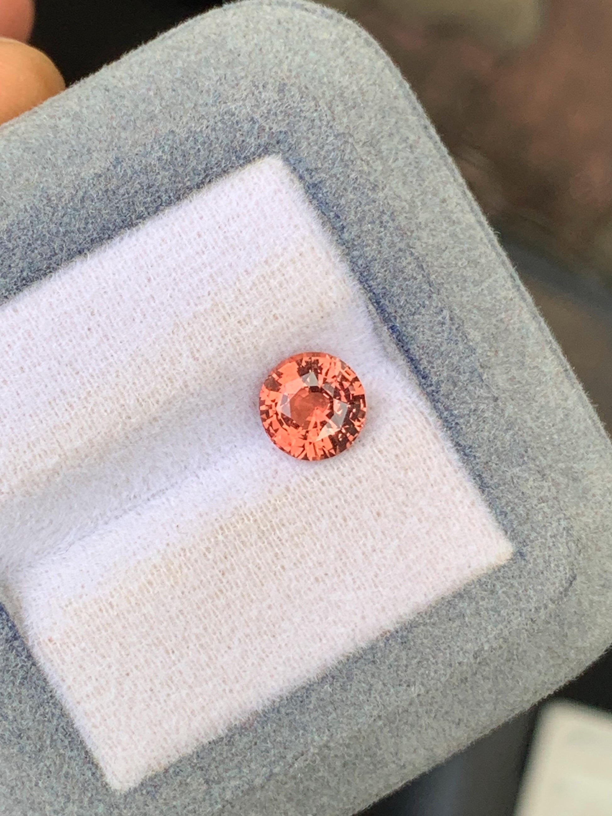 Saphir Padparadscha de Madagascar