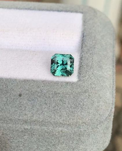 Saphir Teal • 2,07ct
