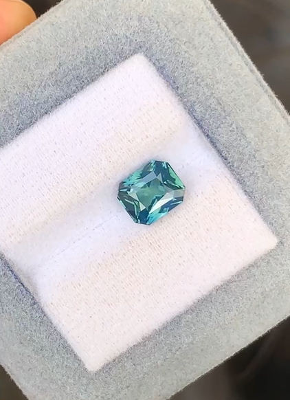 Saphir Teal de Madagascar