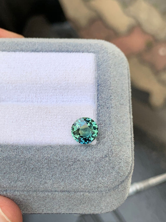 Saphir Teal de 2.03ct provenant de Madagascar