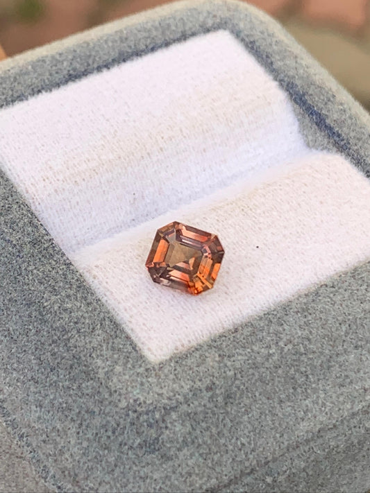 Saphir bicolore du Sri Lanka