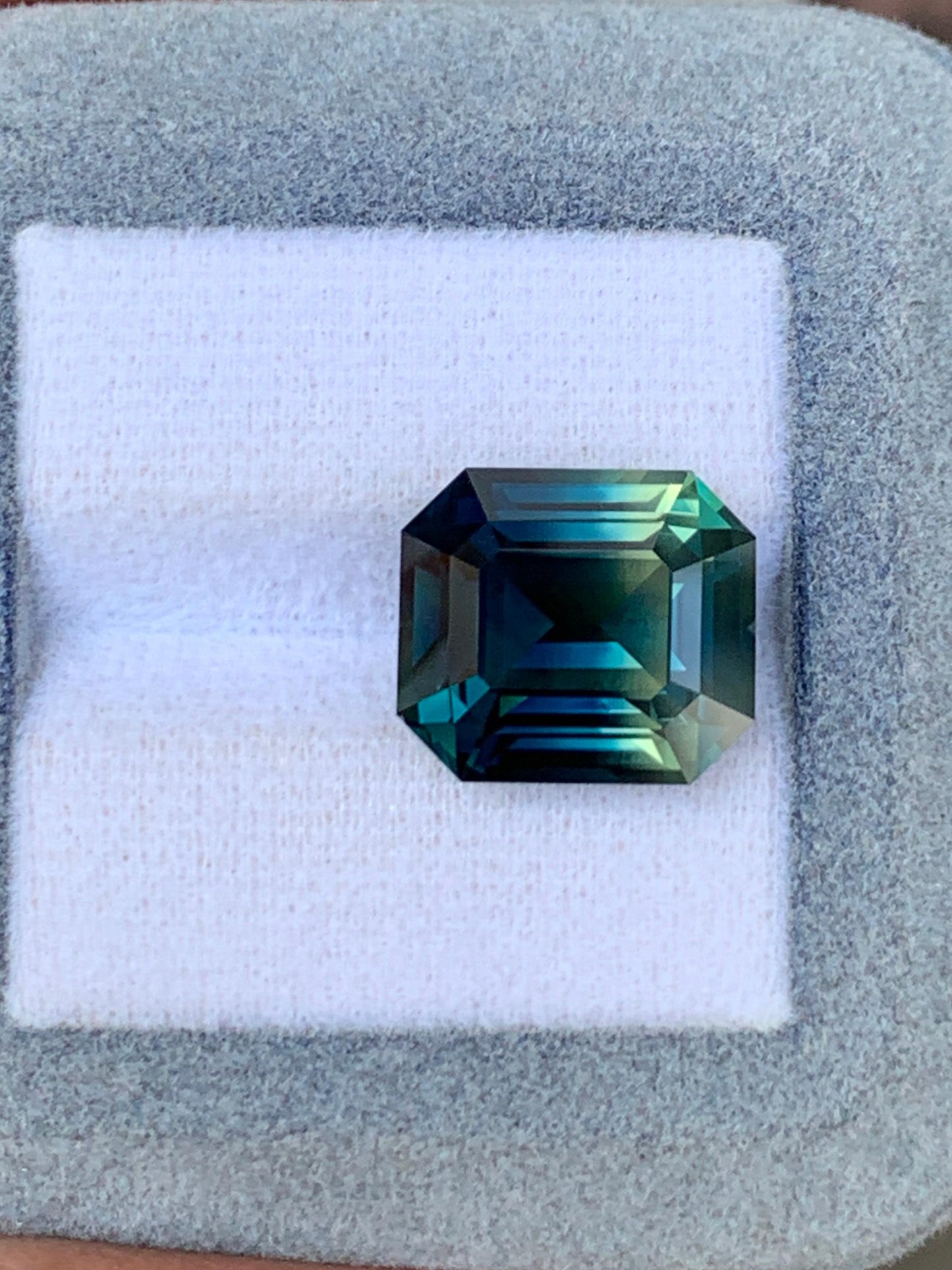 Saphir bicolore de Madagascar