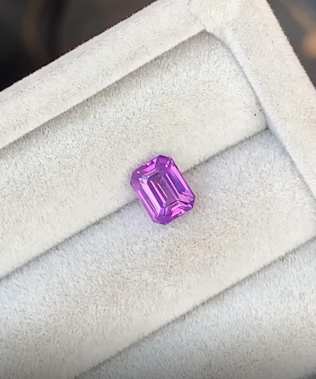 Saphir violet du Sri Lanka