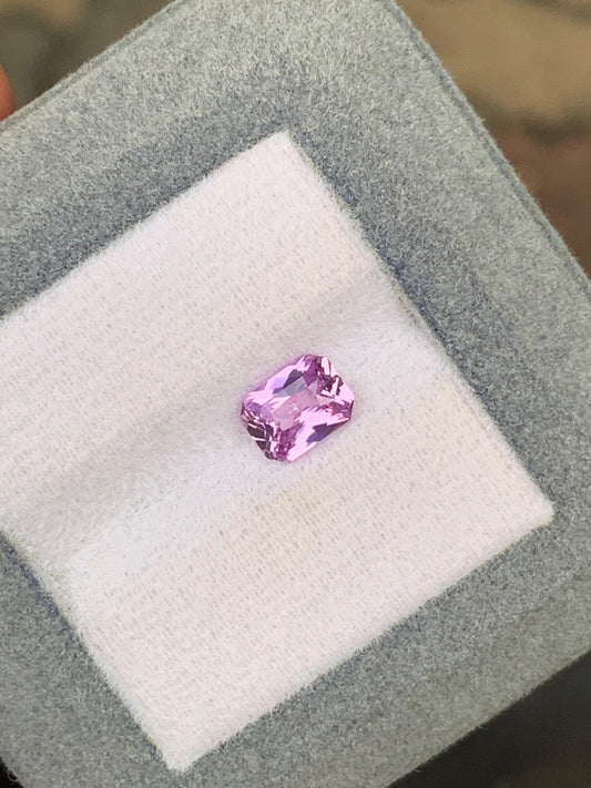Saphir violet du Sri Lanka
