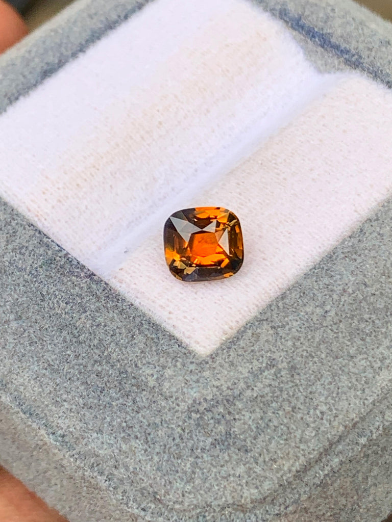 Saphir bicolore du Sri Lanka
