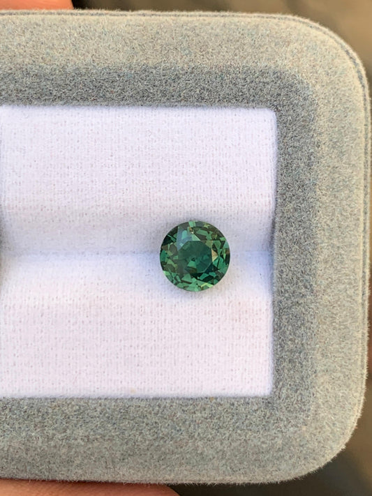 Saphir vert du Kenya