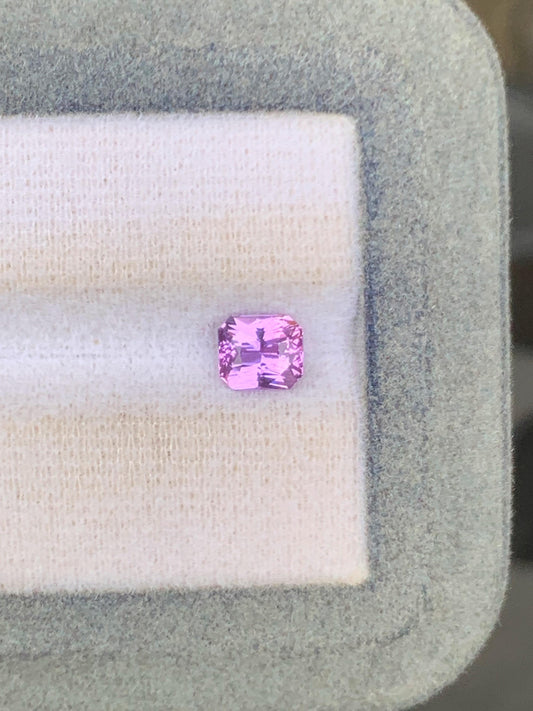 Saphir violet du Sri Lanka