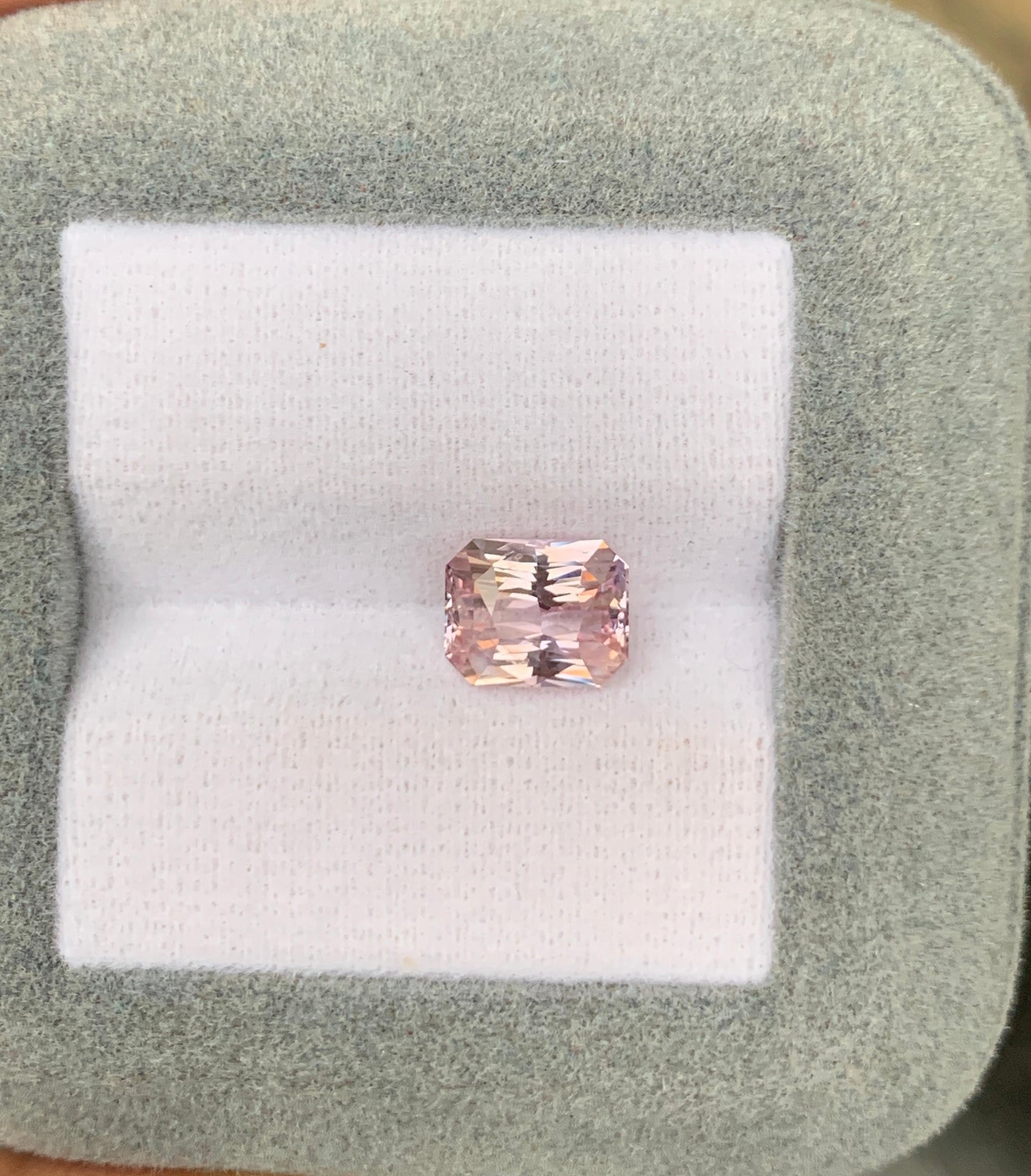 peach sapphire radiant 2.20ct  photo 1