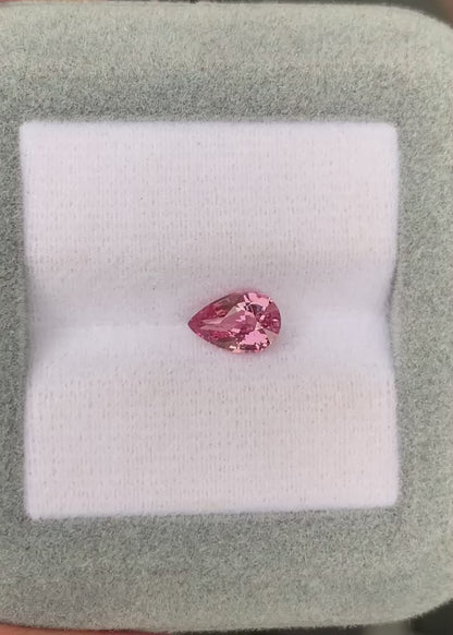 saphir-padparadscha-poire-1-07ct-video-2