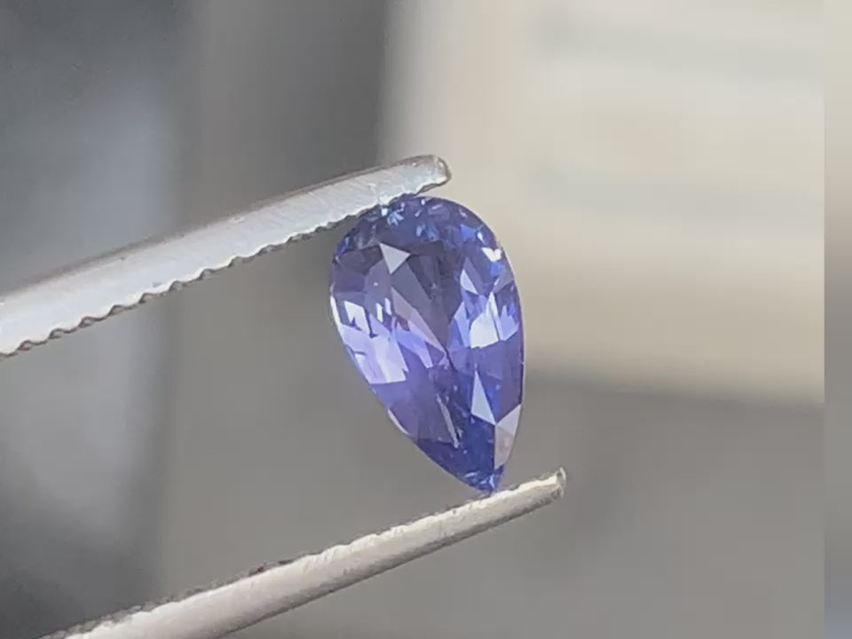 saphir-changement-couleur-poire-1-02ct-video-1