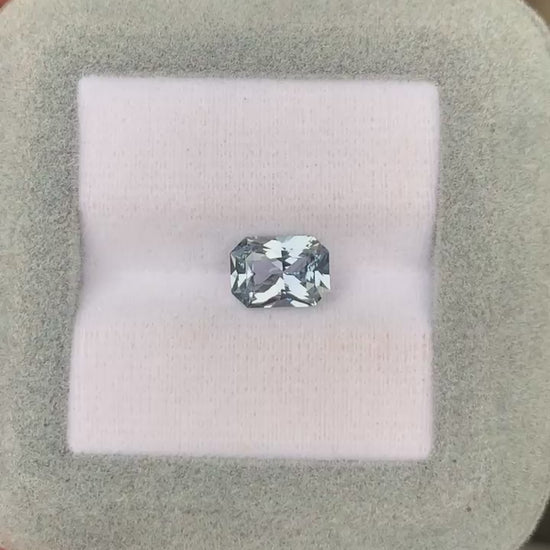 saphir-gris-radiant-2-02ct-video-2