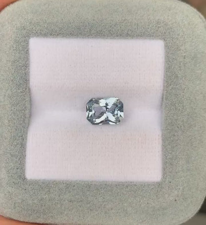 saphir-gris-radiant-2-02ct-video-2