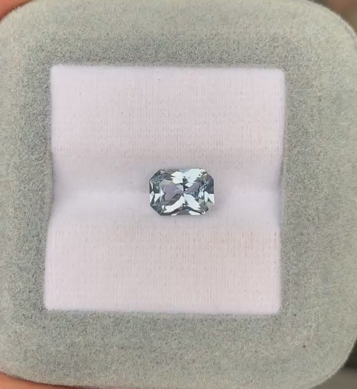 saphir-gris-radiant-2-02ct-video-2