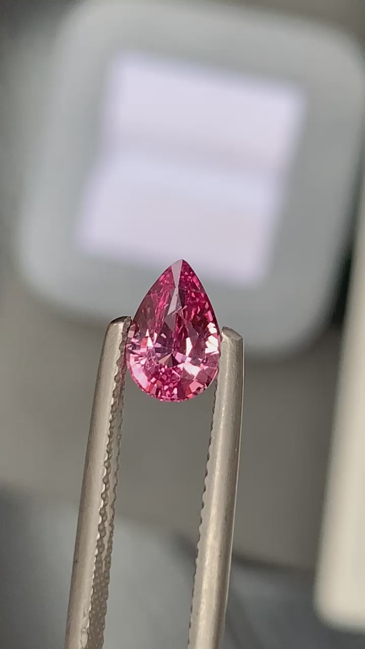 saphir-padparadscha-poire-1-07ct-video-1