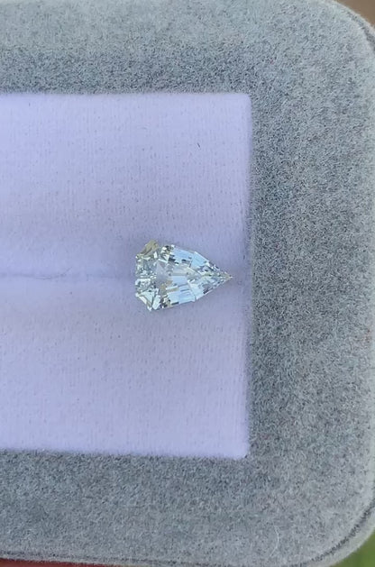 saphir-blanc-bouclier-1-57ct