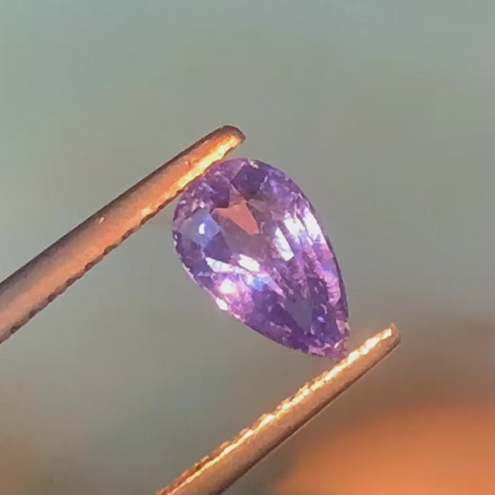 saphir-changement-couleur-poire-1-02ct-video-2