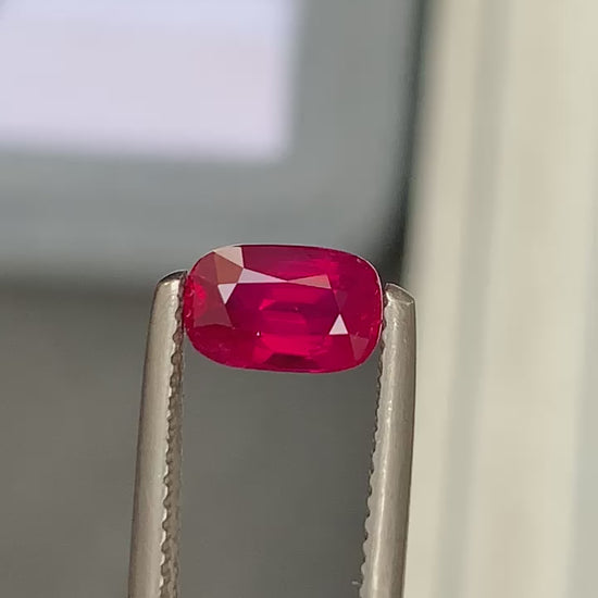 Ruby long cushion 1,50ct