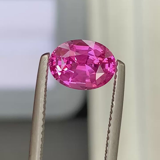 saphir-rose-ovale-2-13ct-video-1
