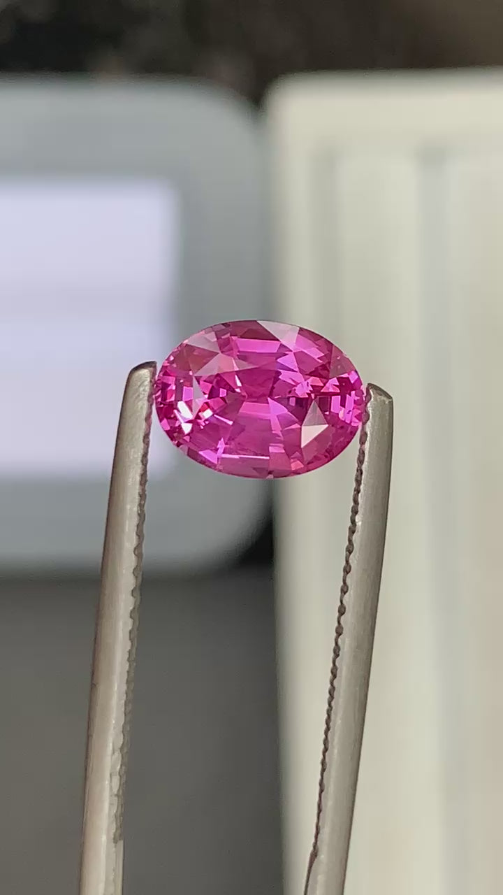 saphir-rose-ovale-2-13ct-video-1