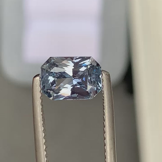 saphir-gris-radiant-2-02ct-video-1